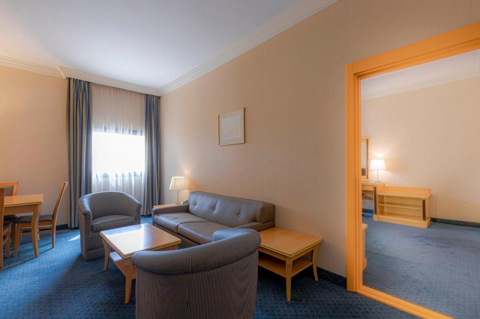 Holiday Inn Yanbu, an IHG Hotel Dış mekan fotoğraf